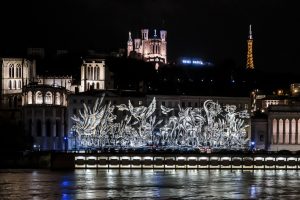 découvrez le festival lumineux de lyon : un événement magique où la ville s’illumine de créations artistiques, de spectacles de lumière et d’animations pour toute la famille. vivez une expérience unique au cœur de lyon !
