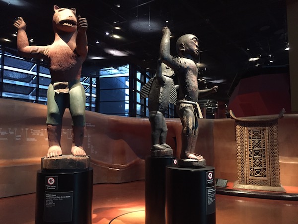 découvrez les trésors du musée du quai branly : une collection unique d’arts et d’objets venus d’afrique, d’asie, d’océanie et des amériques, témoignant de la richesse des cultures du monde.