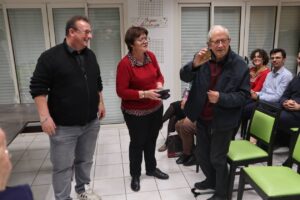 le parti socialiste en maine-et-loire rend hommage à un militant dévoué de 92 ans, célébrant son engagement et son parcours exemplaire.